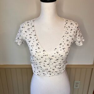 Brandy Melville White Floral Crop Top Thermal Rae Wrap Summer Shirt Top One Size